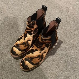Louise et Cie size 7.5 cheetah booties with pearls around the heels